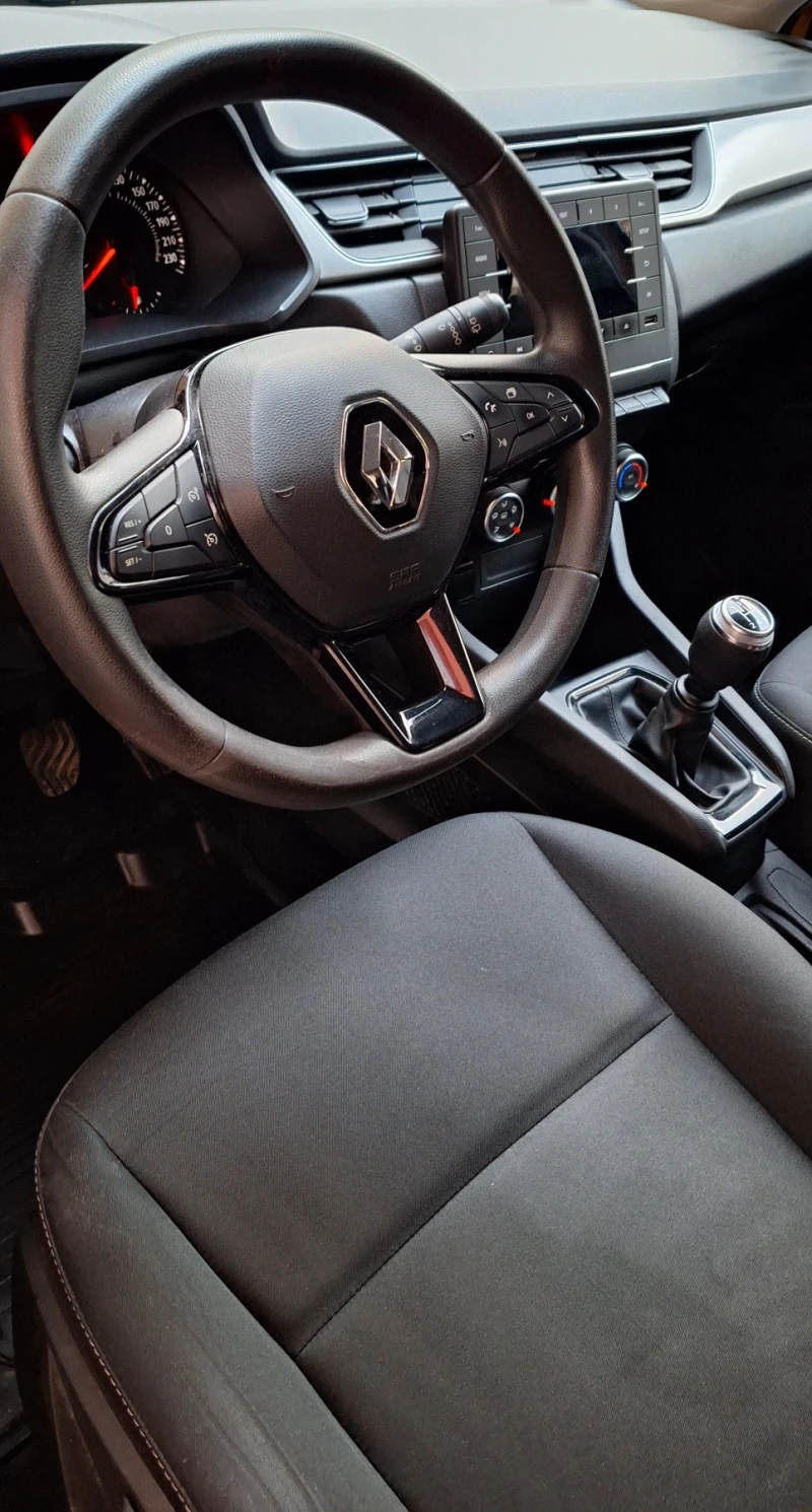 Renault Captur TCe 100 BVM5, снимка 6 - Автомобили и джипове - 53047379