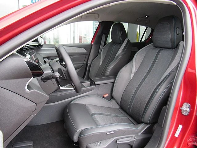 Peugeot 308 PURETECH* CARPLAY* LED* NAVI* , снимка 4 - Автомобили и джипове - 53519411