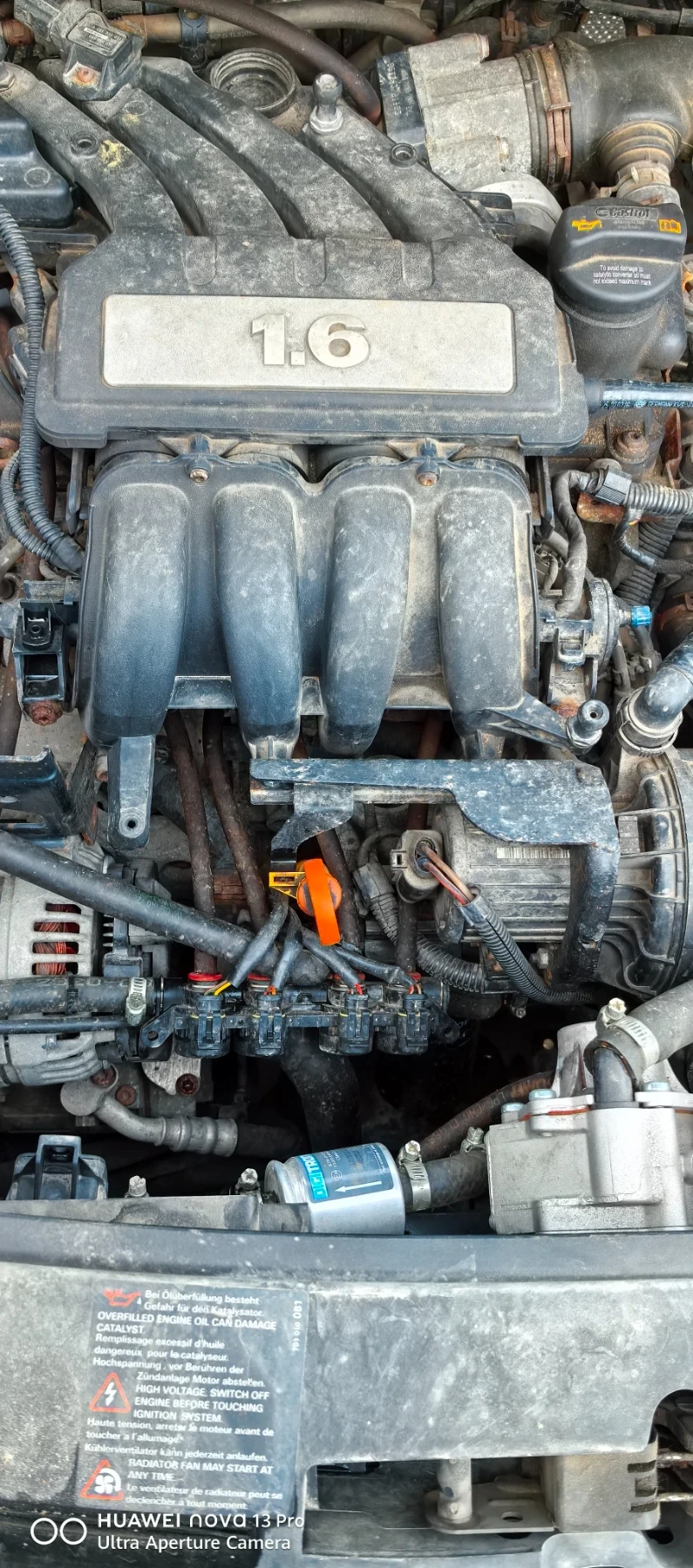 VW Touran 1.6, снимка 16 - Автомобили и джипове - 53756826