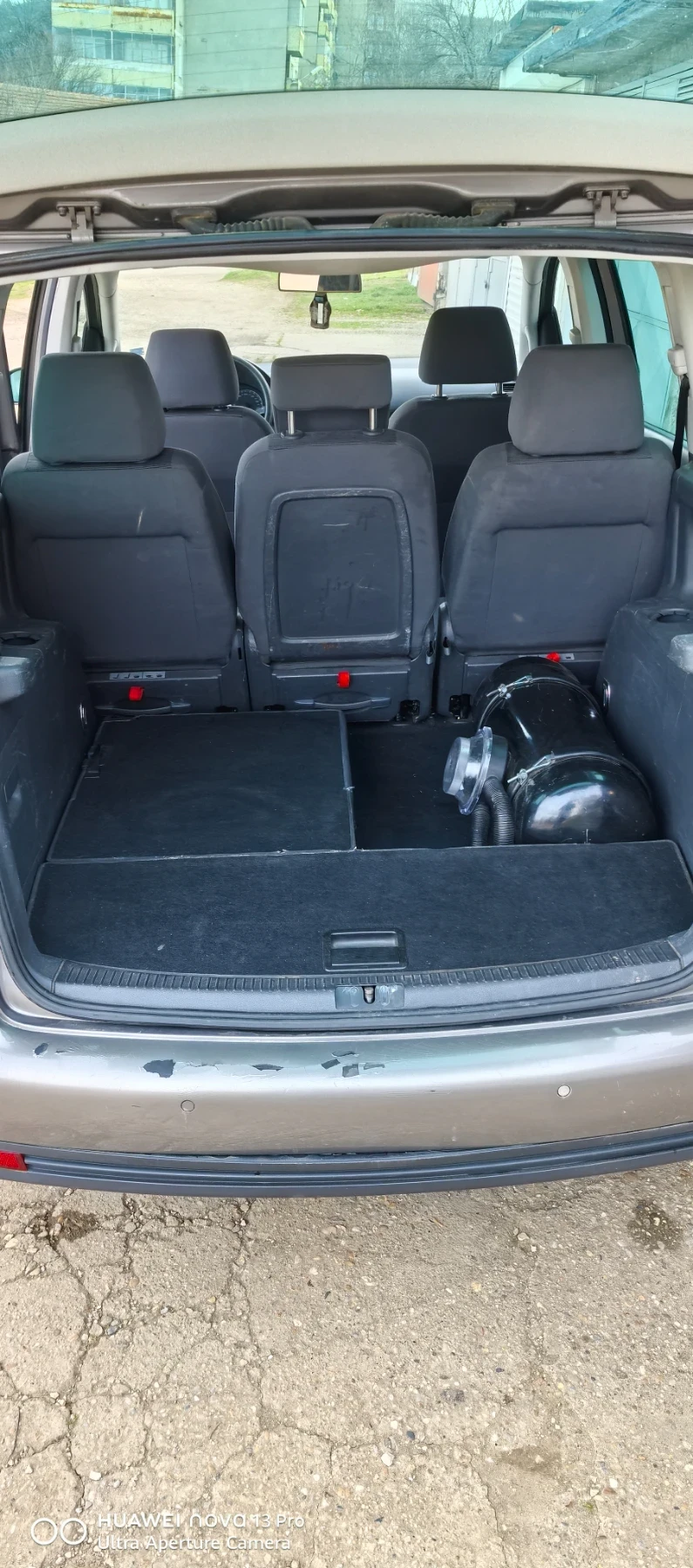 VW Touran 1.6, снимка 13 - Автомобили и джипове - 53756826