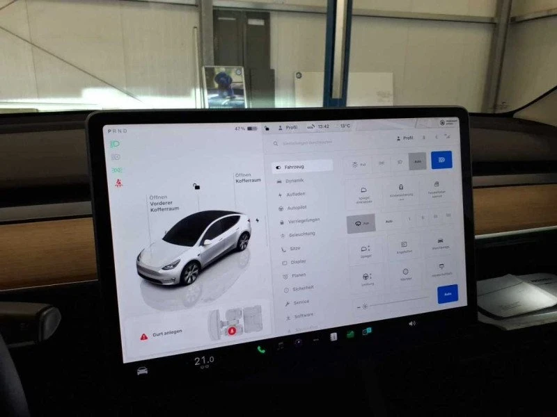 Tesla Model Y Long Range Dual Motor, снимка 9 - Автомобили и джипове - 54398655