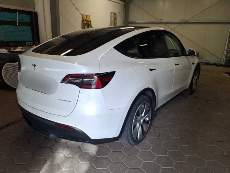 Tesla Model Y Long Range Dual Motor, снимка 2 - Автомобили и джипове - 54398655