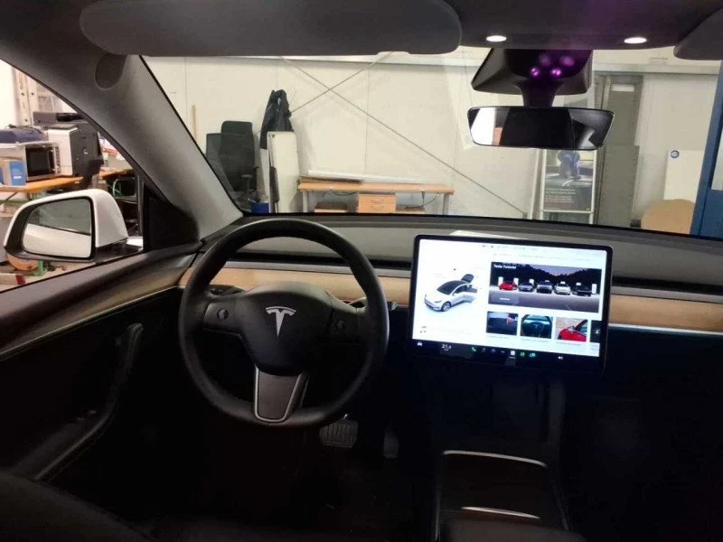 Tesla Model Y Long Range Dual Motor, снимка 8 - Автомобили и джипове - 54398655