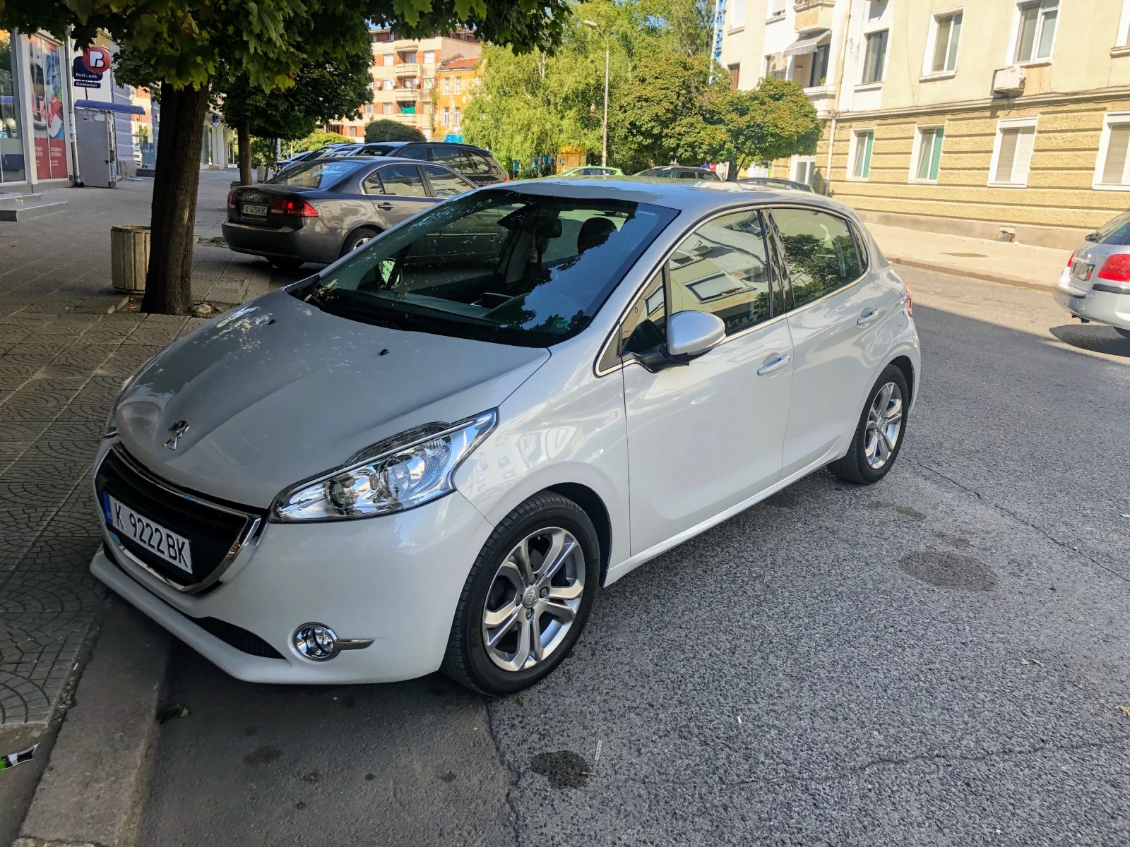 Peugeot 208 1.2 PureTech * ALLURE* бяла перла, снимка 1
