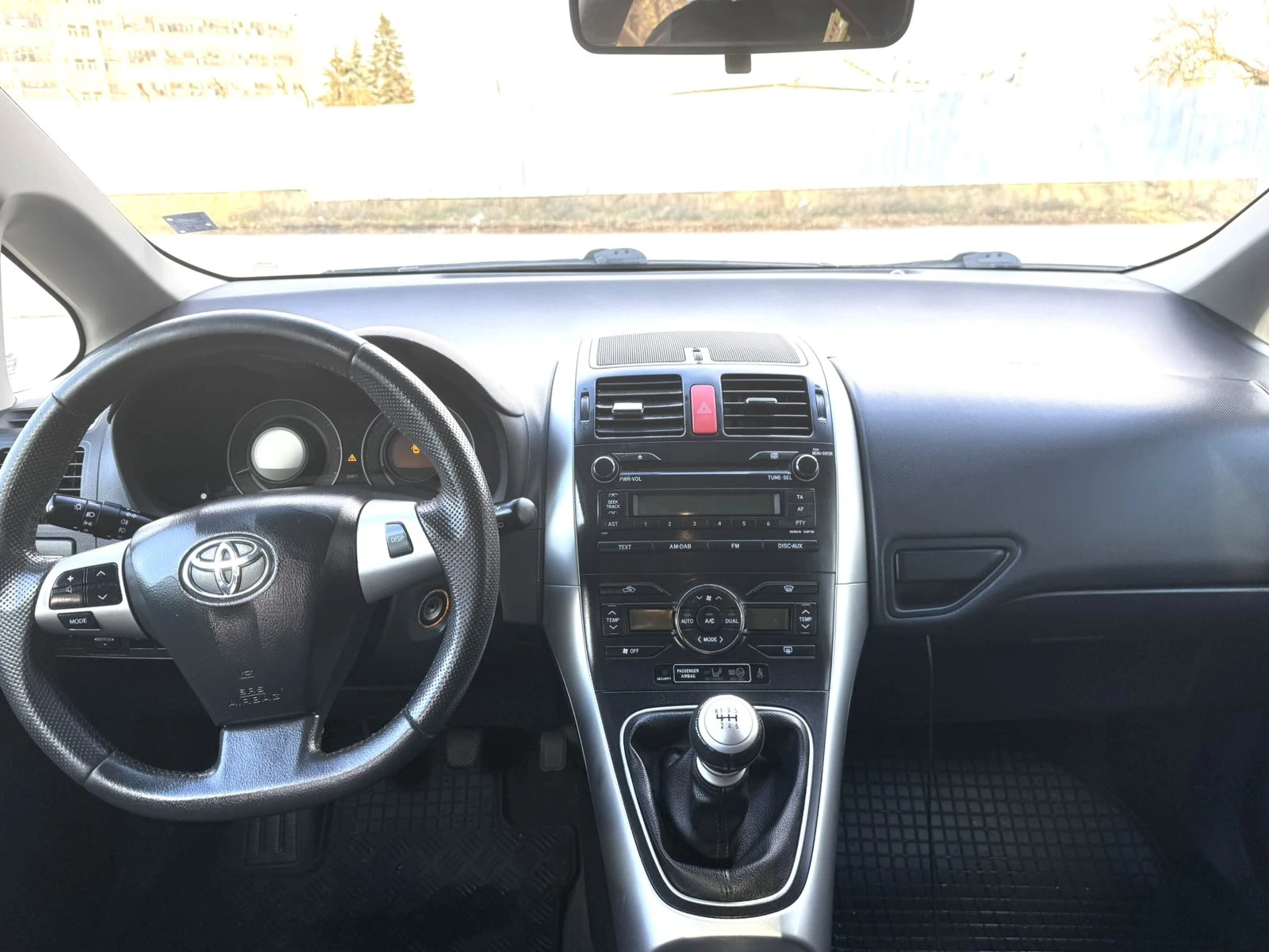 Toyota Auris  - изображение 6