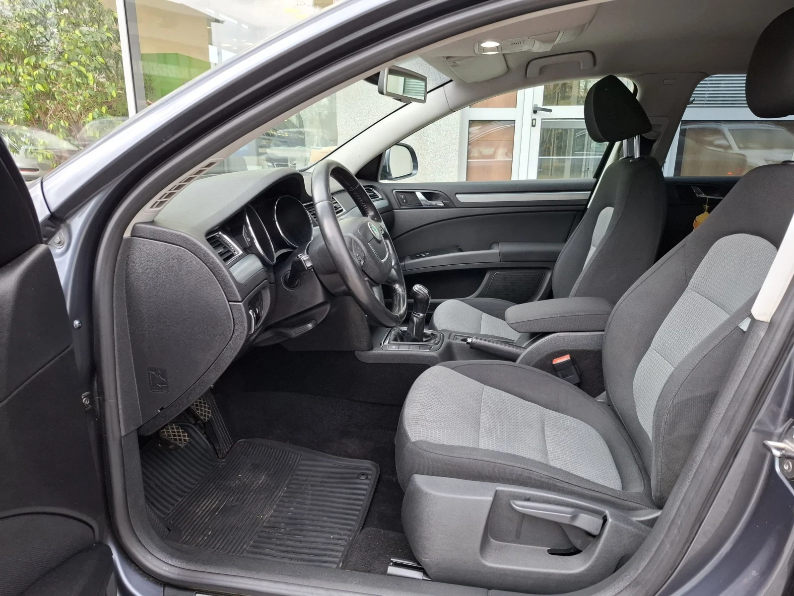 Skoda Superb 2.0 TDI - изображение 7