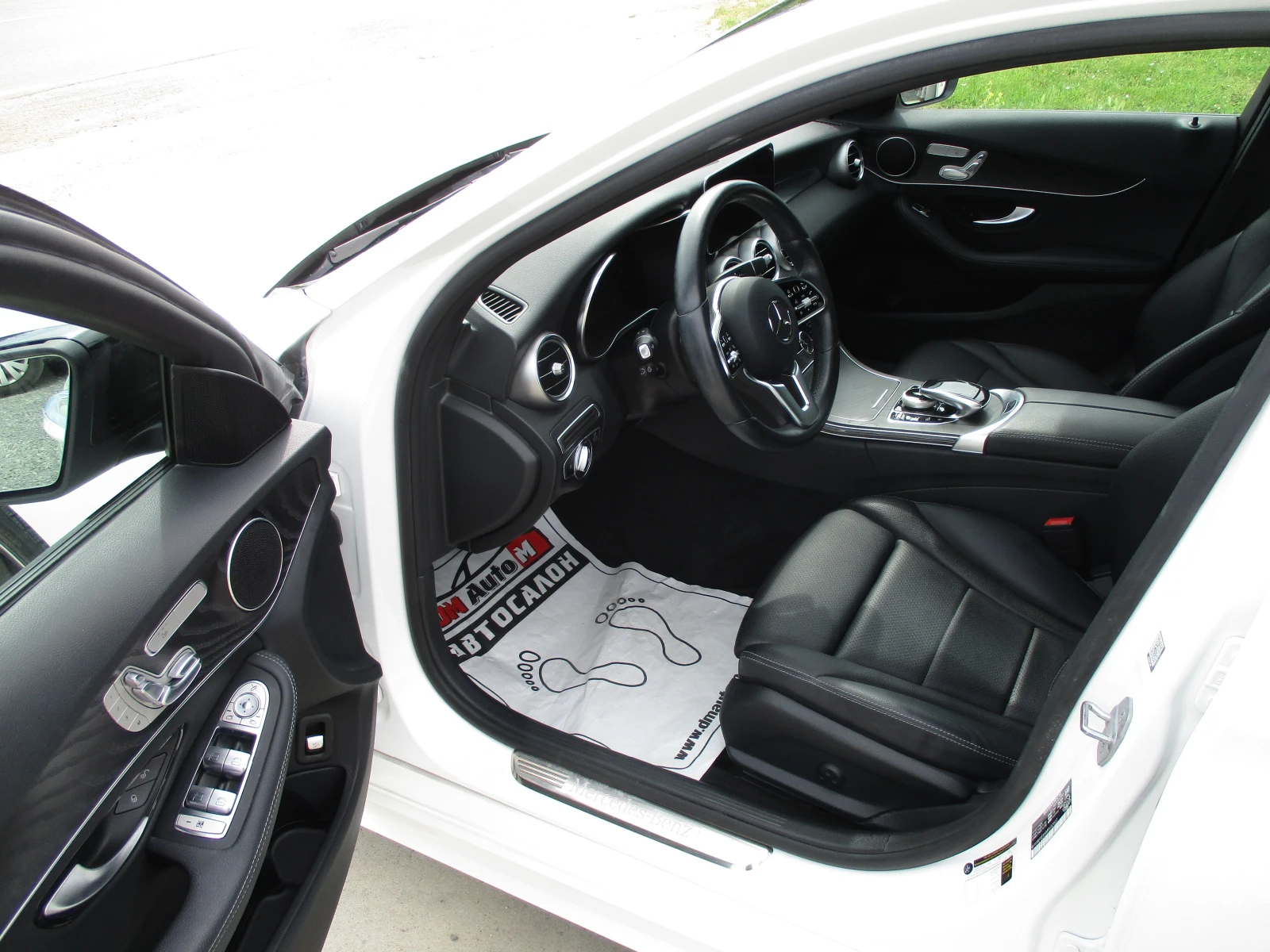Mercedes-Benz C 300 4 MATIK/AMG-PACK/31хил.км./КАТО НОВА!!!/ - изображение 9