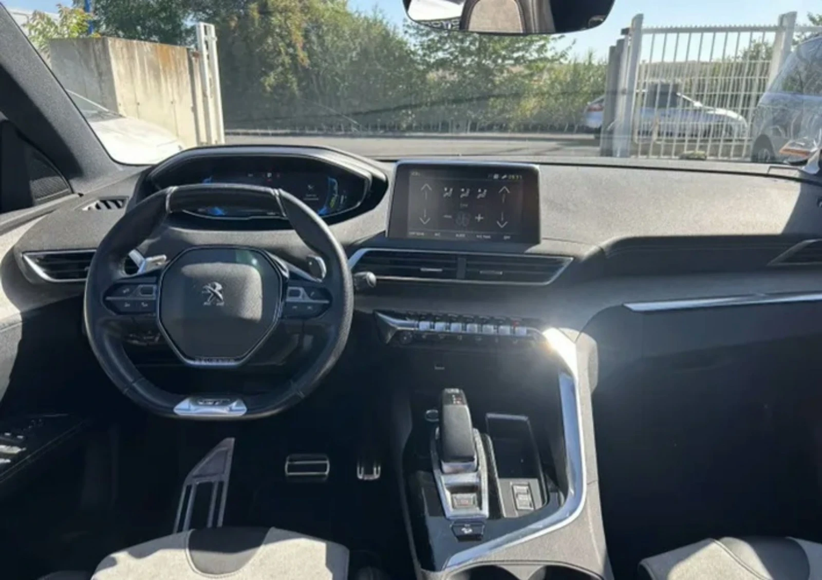 Peugeot 3008 GT HYBRID 4 300 EAT8 - изображение 7