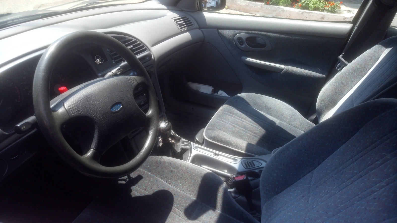 Ford Mondeo GLX - изображение 6