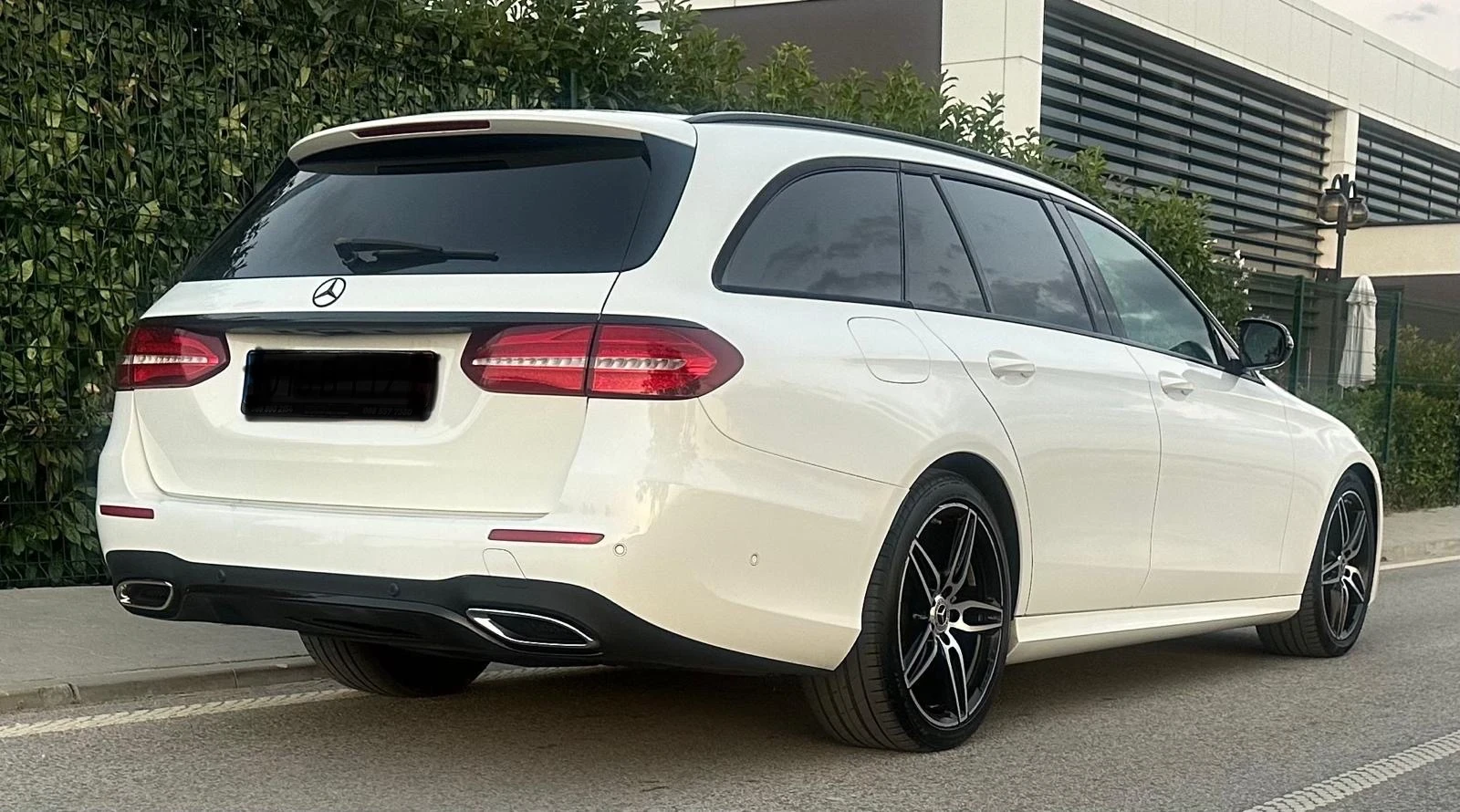 Mercedes-Benz E 220 D* AMG Line* Facelift*  - изображение 3