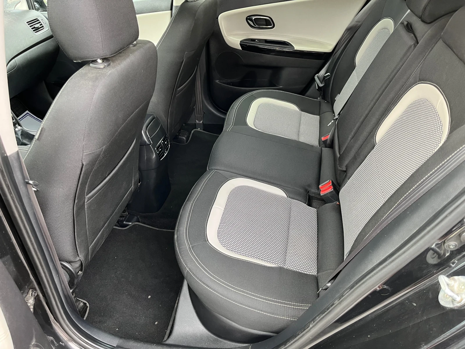 Kia Ceed 1.6 CRDI Navi | Mobile.bg — изображение 11
