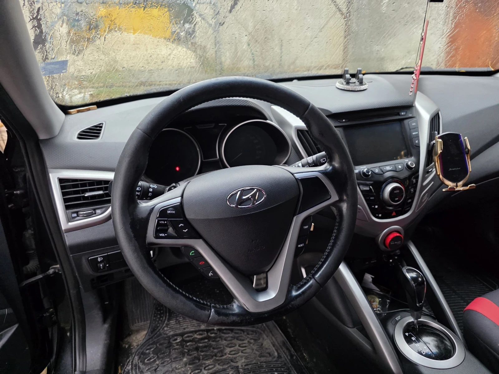 Hyundai Veloster   - изображение 3