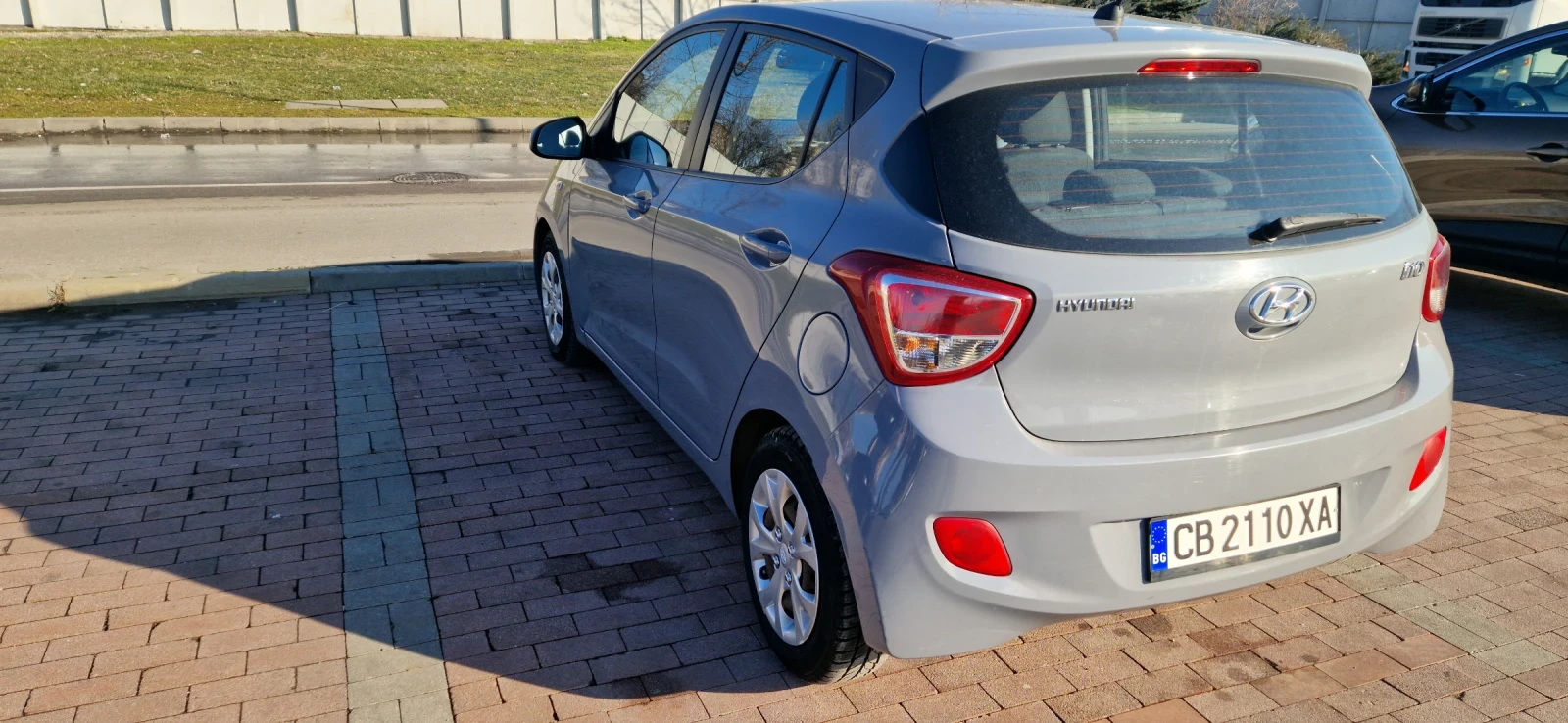 Hyundai I10, снимка 16 - Автомобили и джипове - 53710777