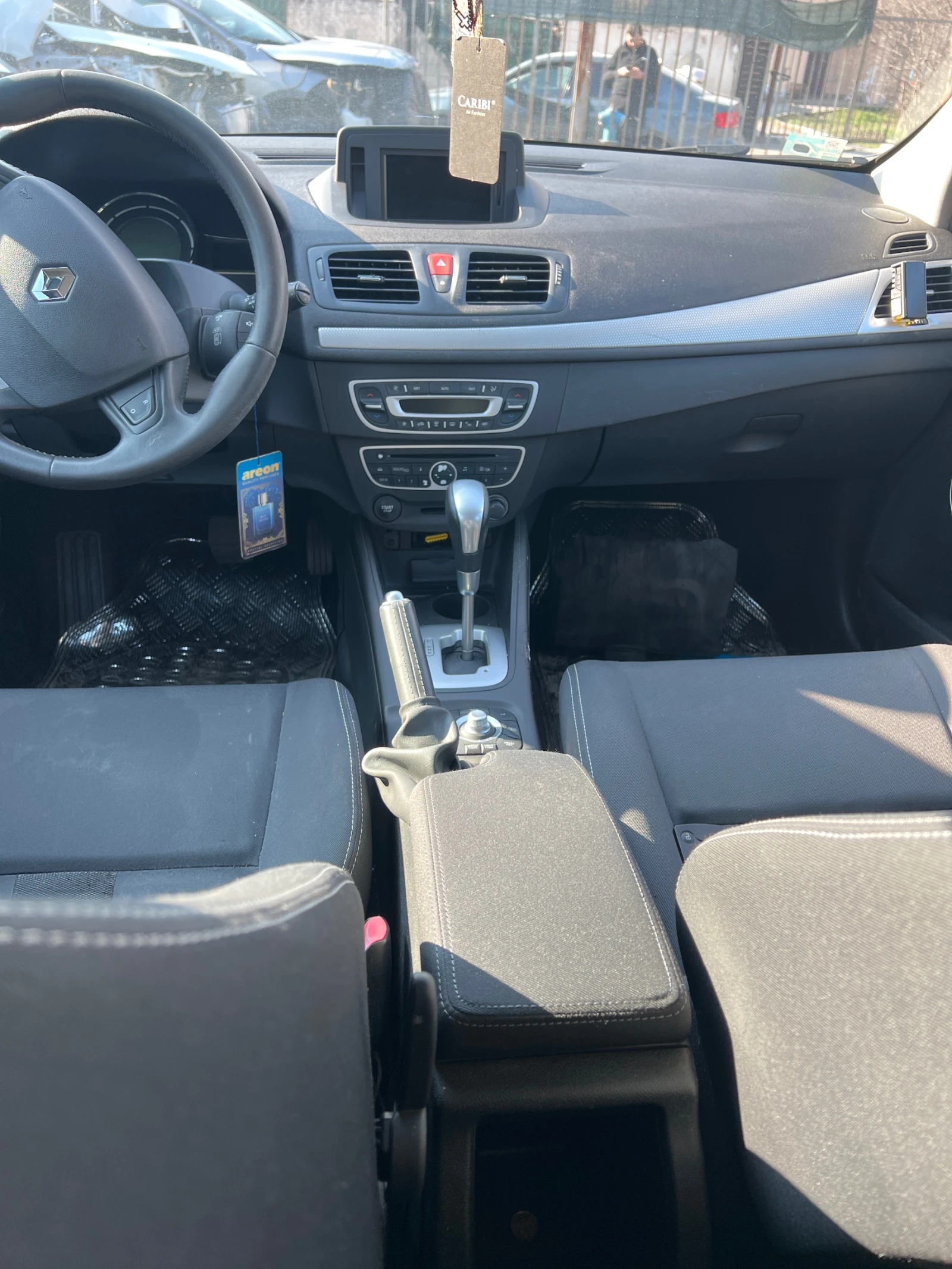 Renault Megane 1.4, снимка 3 - Автомобили и джипове - 53735855