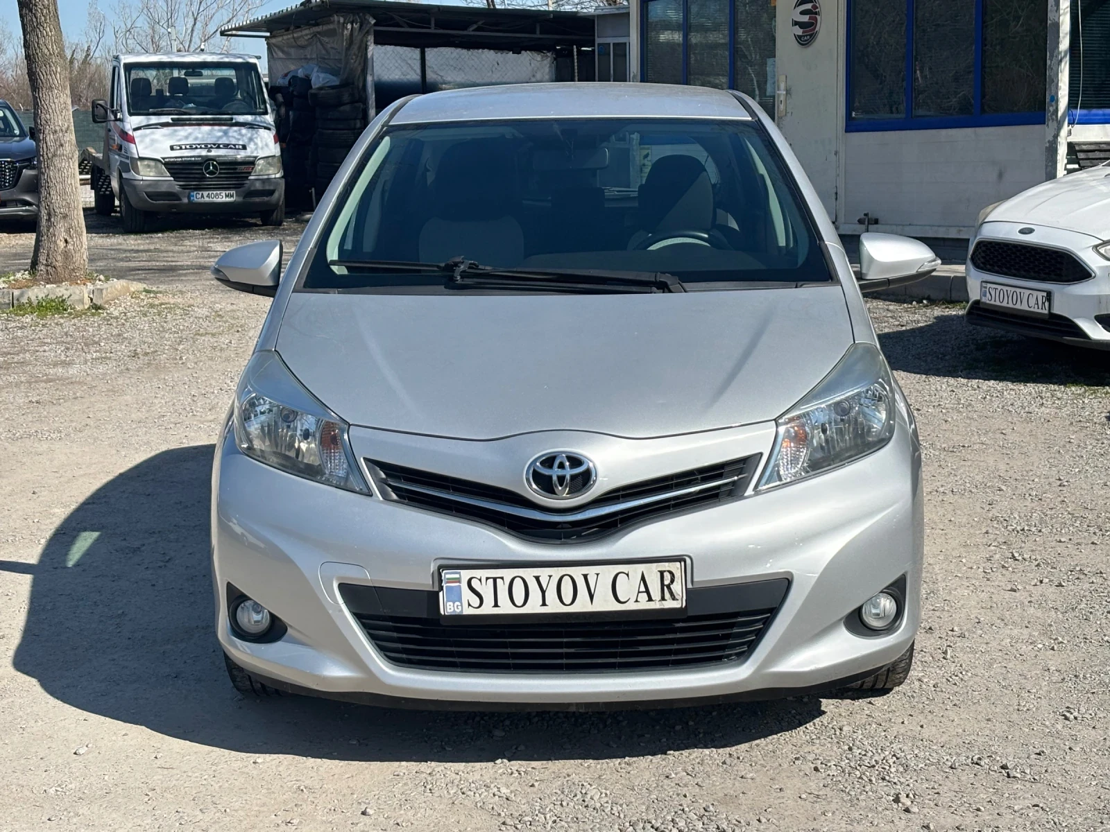 Toyota Yaris 1.3 VVT-I, снимка 2 - Автомобили и джипове - 53793726