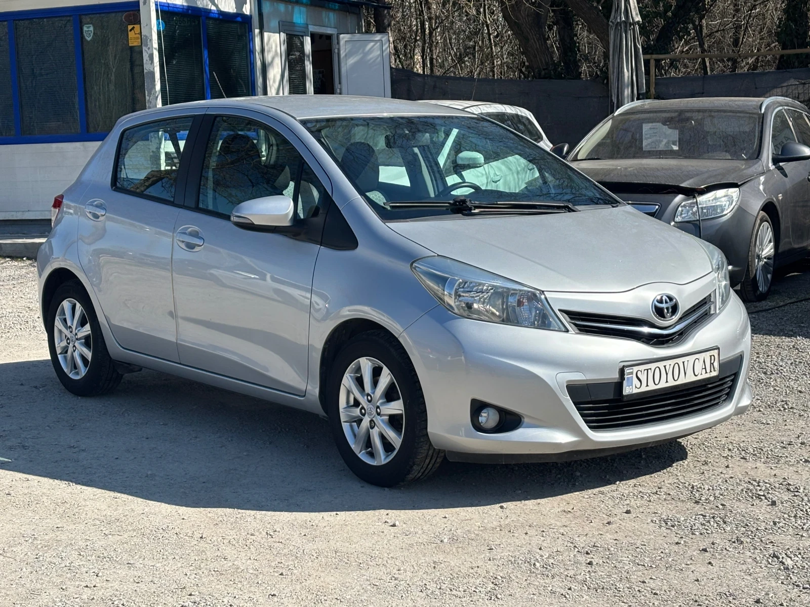 Toyota Yaris 1.3 VVT-I, снимка 3 - Автомобили и джипове - 53793726