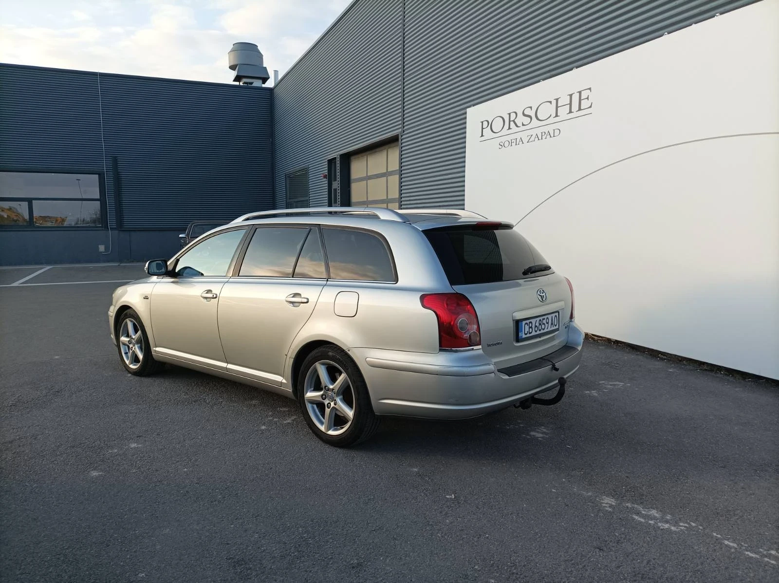 Toyota Avensis Avensis  2.2 Dizel TOP, снимка 2 - Автомобили и джипове - 54161455