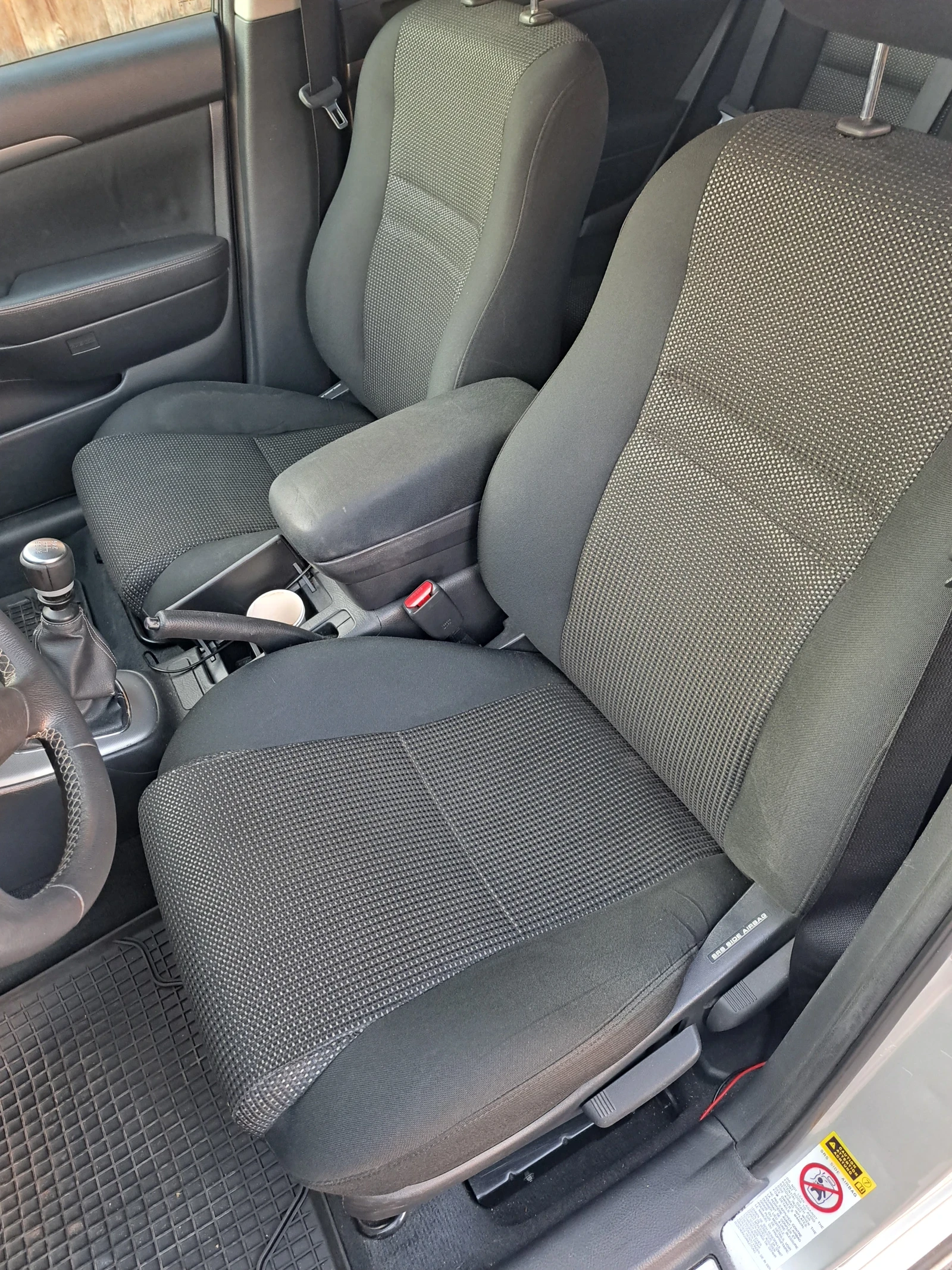 Toyota Avensis Avensis  2.2 Dizel TOP, снимка 12 - Автомобили и джипове - 54161455