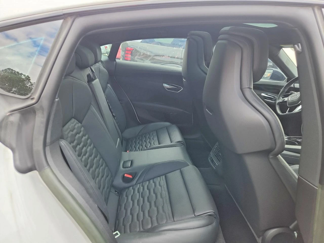 Audi E-Tron GT Prestige, снимка 10 - Автомобили и джипове - 54348260