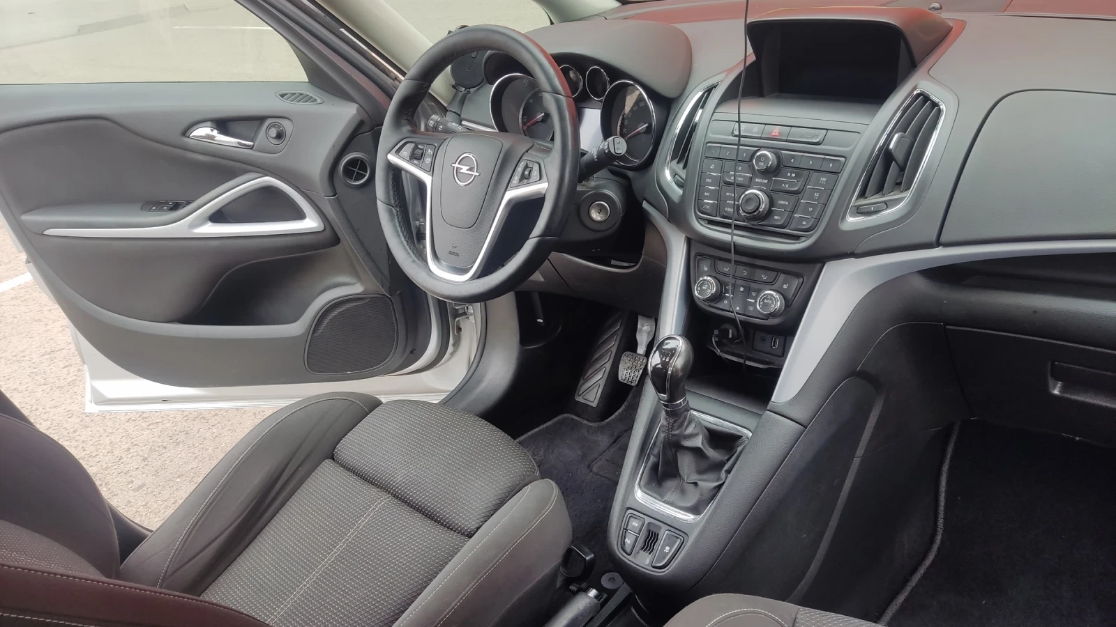 Opel Zafira, снимка 8 - Автомобили и джипове - 54726402