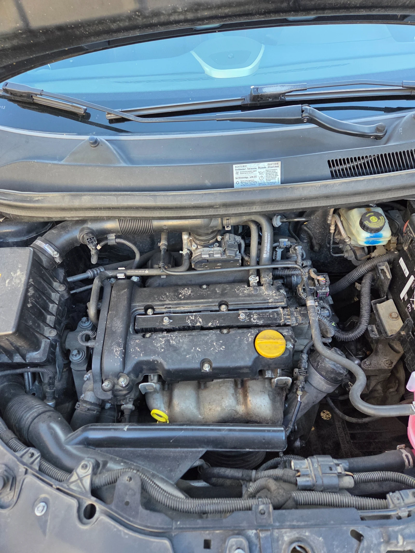 Opel Corsa 1.2 16v, снимка 4 - Автомобили и джипове - 55054661