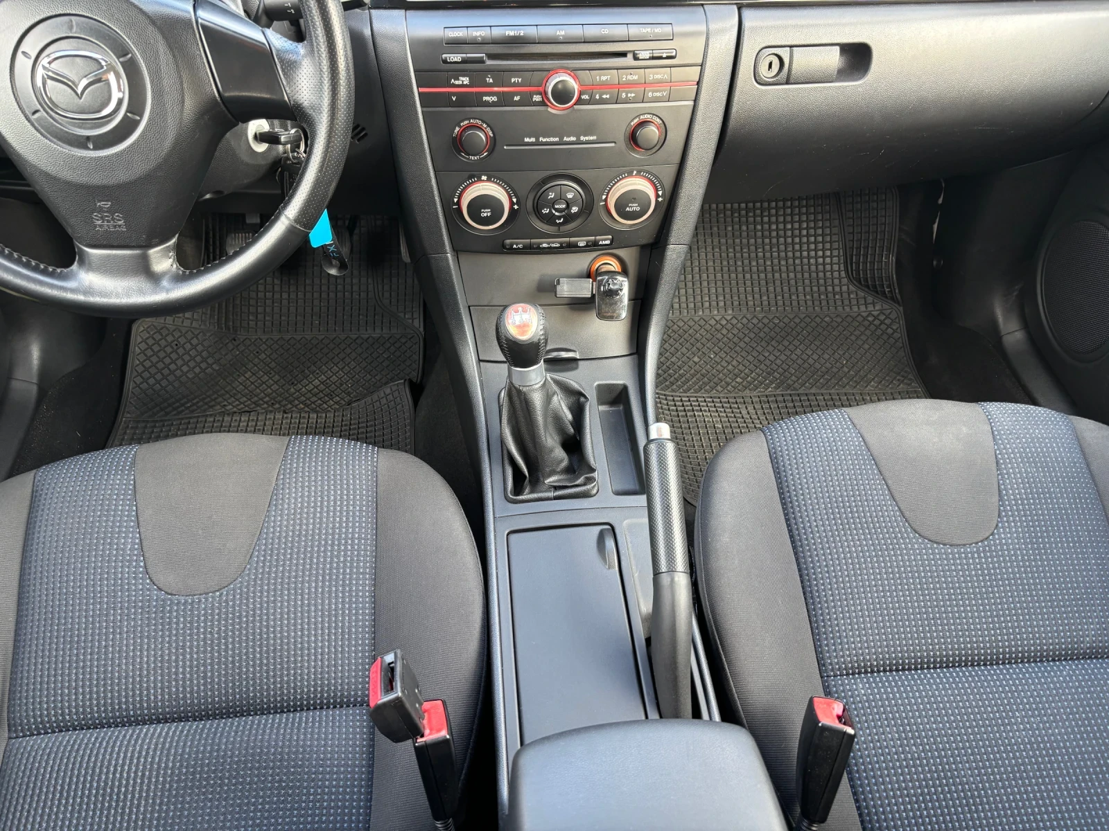 Mazda 3, снимка 13 - Автомобили и джипове - 55876053