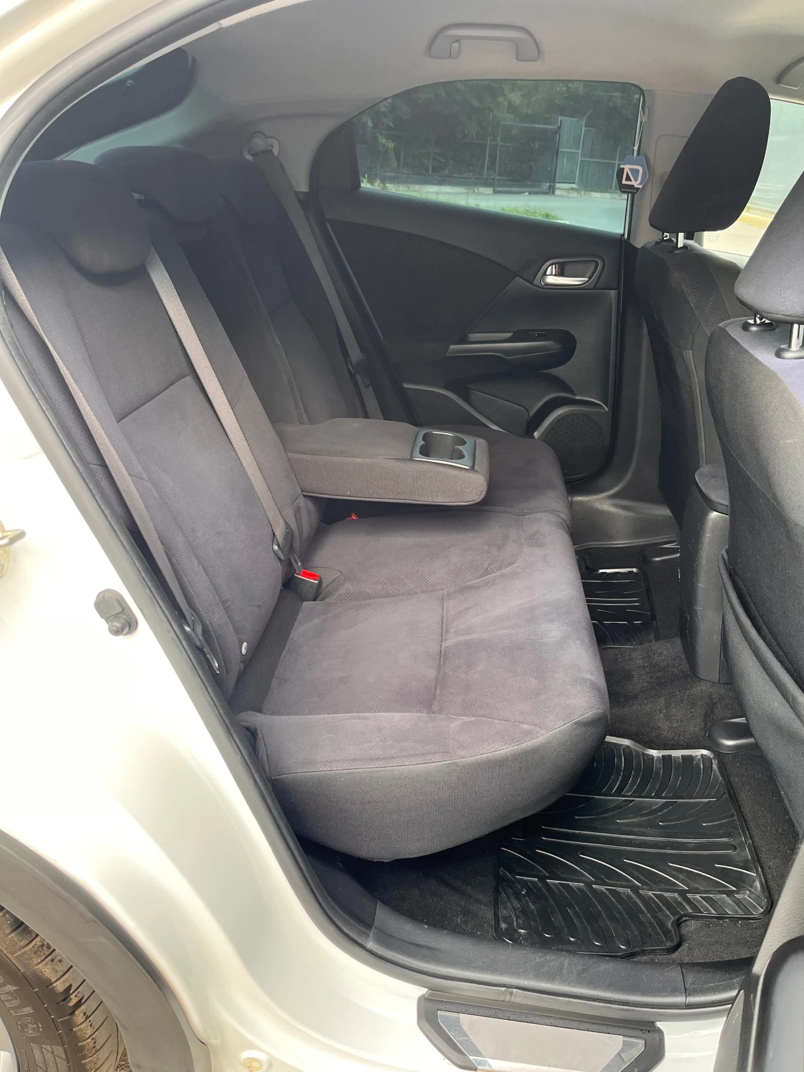 Honda Civic 2.2i-DTEC/150к.с./4 врати/6 скорости, снимка 7 - Автомобили и джипове - 55449757