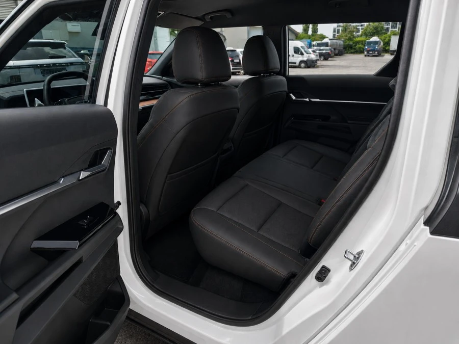 KGM Musso EV 4x4 НОВ, снимка 9 - Автомобили и джипове - 55593327