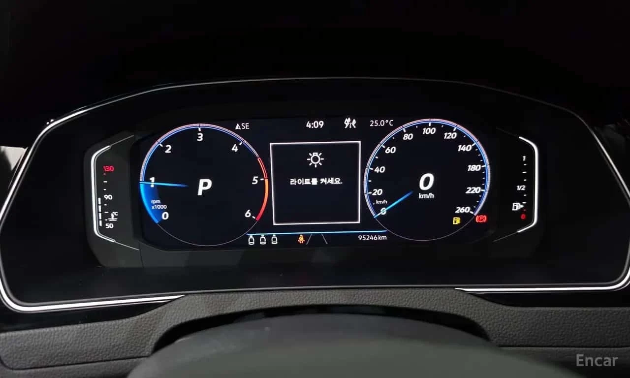 VW Passat * 2.0 TDI Premium * , снимка 8 - Автомобили и джипове - 56199285