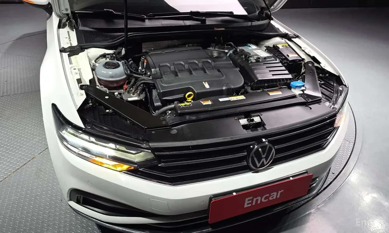 VW Passat * 2.0 TDI Premium * , снимка 6 - Автомобили и джипове - 56199285