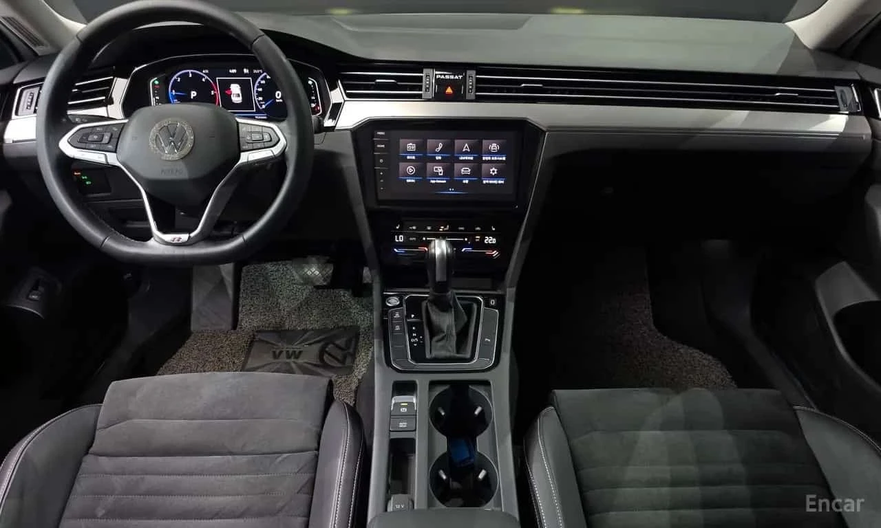 VW Passat * 2.0 TDI Premium * , снимка 7 - Автомобили и джипове - 56199285