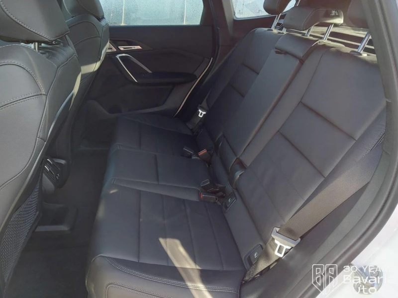 BMW iX1 30 xDrive M Sport Paket, снимка 8 - Автомобили и джипове - 52815618