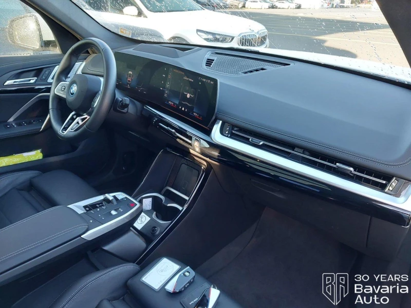 BMW iX1 30 xDrive M Sport Paket, снимка 7 - Автомобили и джипове - 52815618