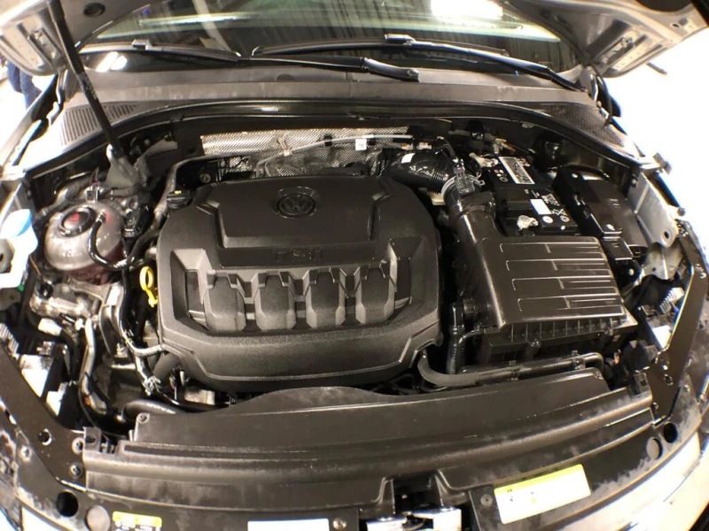 VW Tiguan * HIGHLINE R LINE AWD LEATHER PAN/ROOF NAVI CAMERA, снимка 16 - Автомобили и джипове - 53034795