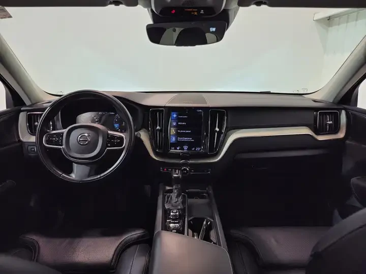 Volvo XC60 T6/INSCRIPTION/ПАНО/КЕЙЛЕС/ОБДУХВАНЕ - изображение 9