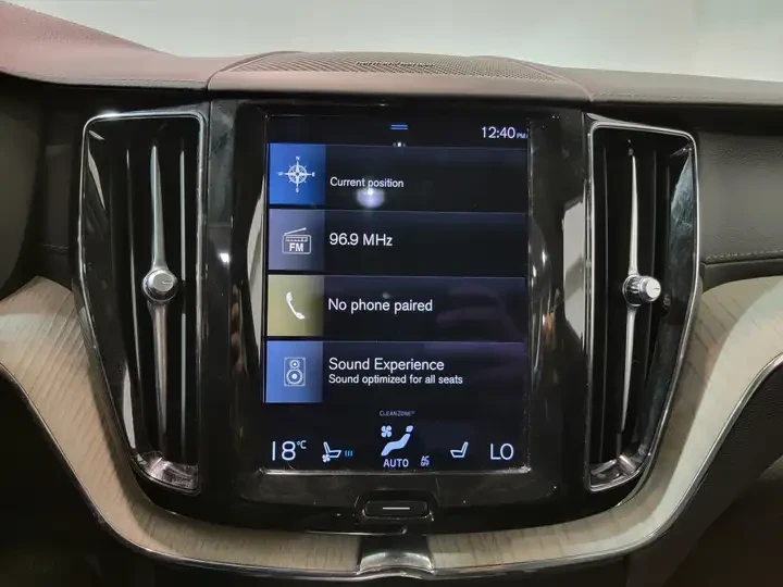 Volvo XC60 T6/INSCRIPTION/ПАНО/КЕЙЛЕС/ОБДУХВАНЕ - изображение 10