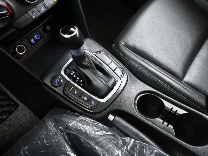 Hyundai Kona 1.6Т, снимка 9 - Автомобили и джипове - 54253009