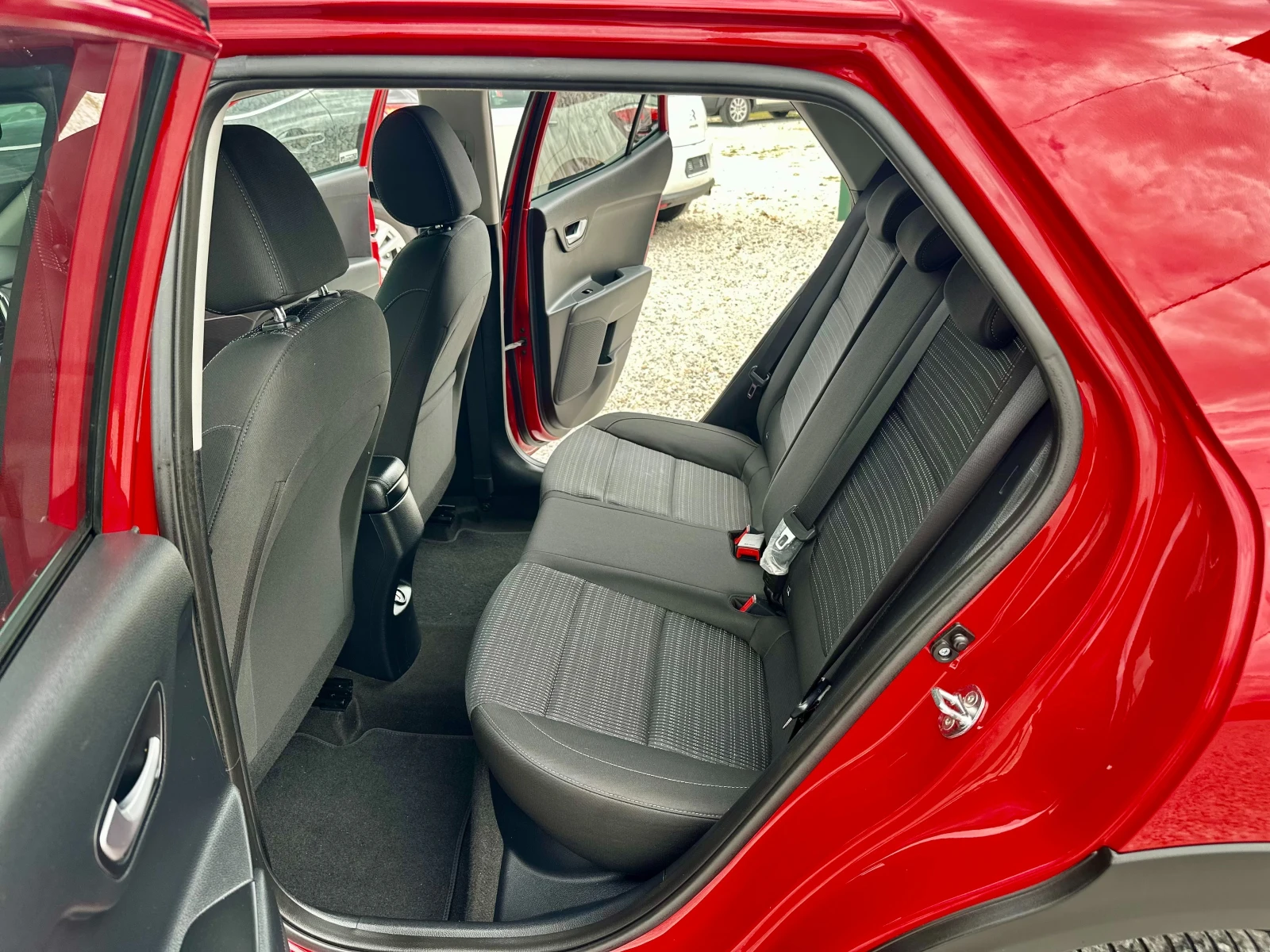 Kia Stonic 1.2i-ECO-GPL - изображение 9