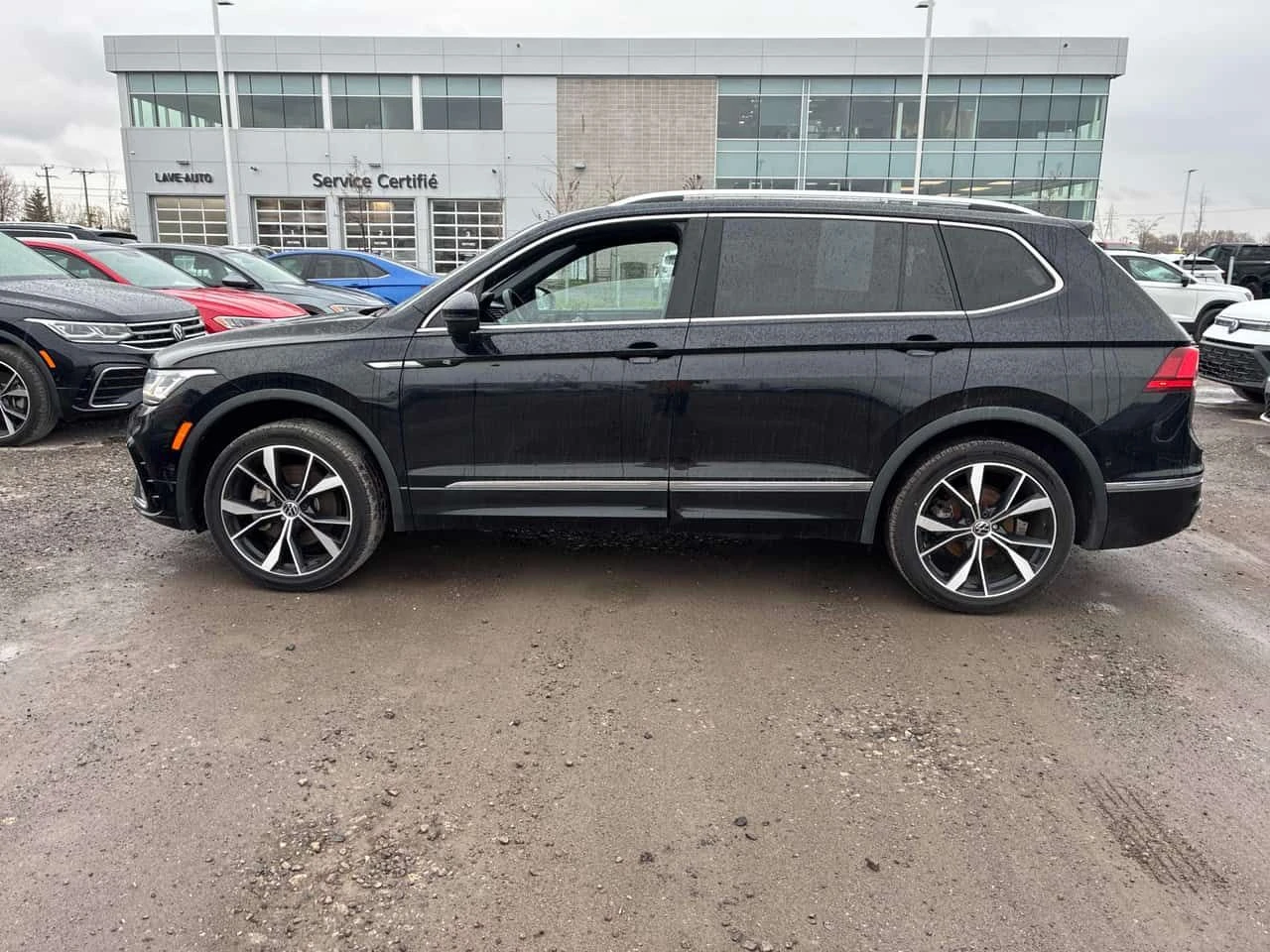 VW Tiguan Highline R Line / 360 / ОБДУХВАНЕ / FENDER , снимка 2 - Автомобили и джипове - 54607345