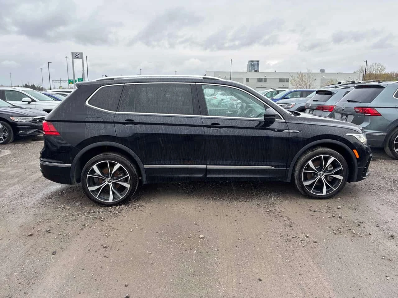 VW Tiguan Highline R Line / 360 / ОБДУХВАНЕ / FENDER , снимка 3 - Автомобили и джипове - 54607345