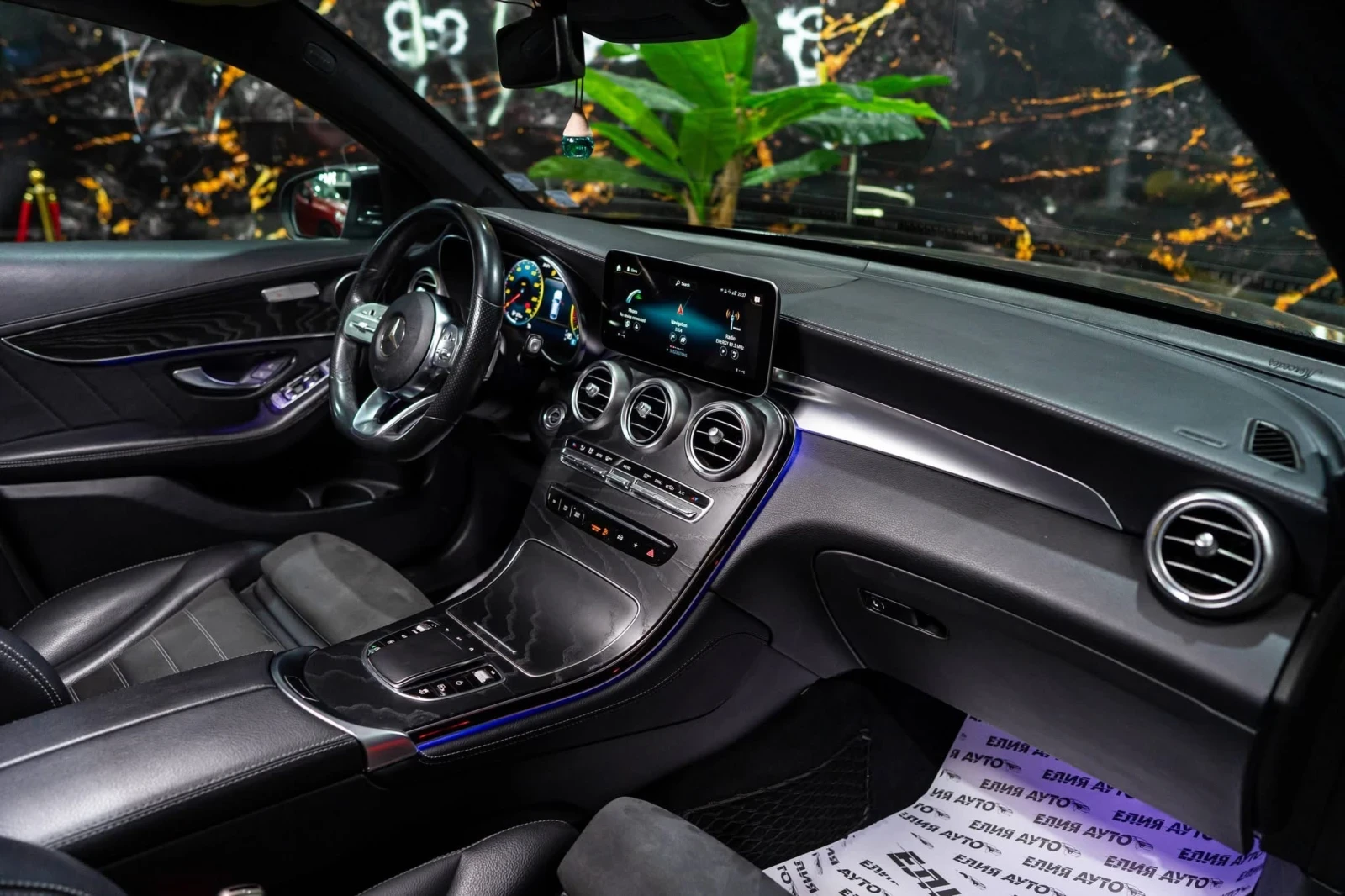 Mercedes-Benz GLC 300 D COUPE 4MATIC SPORT LINE LED NAVI ЛИЗИНГ 100%, снимка 13 - Автомобили и джипове - 55047521