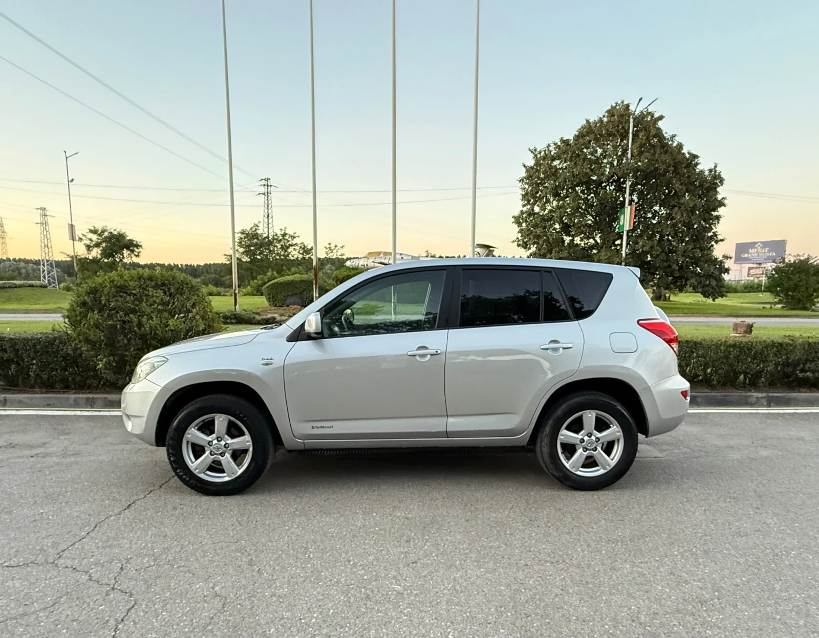 Toyota Rav4 2.2 D4D 4x4, снимка 4 - Автомобили и джипове - 55508730
