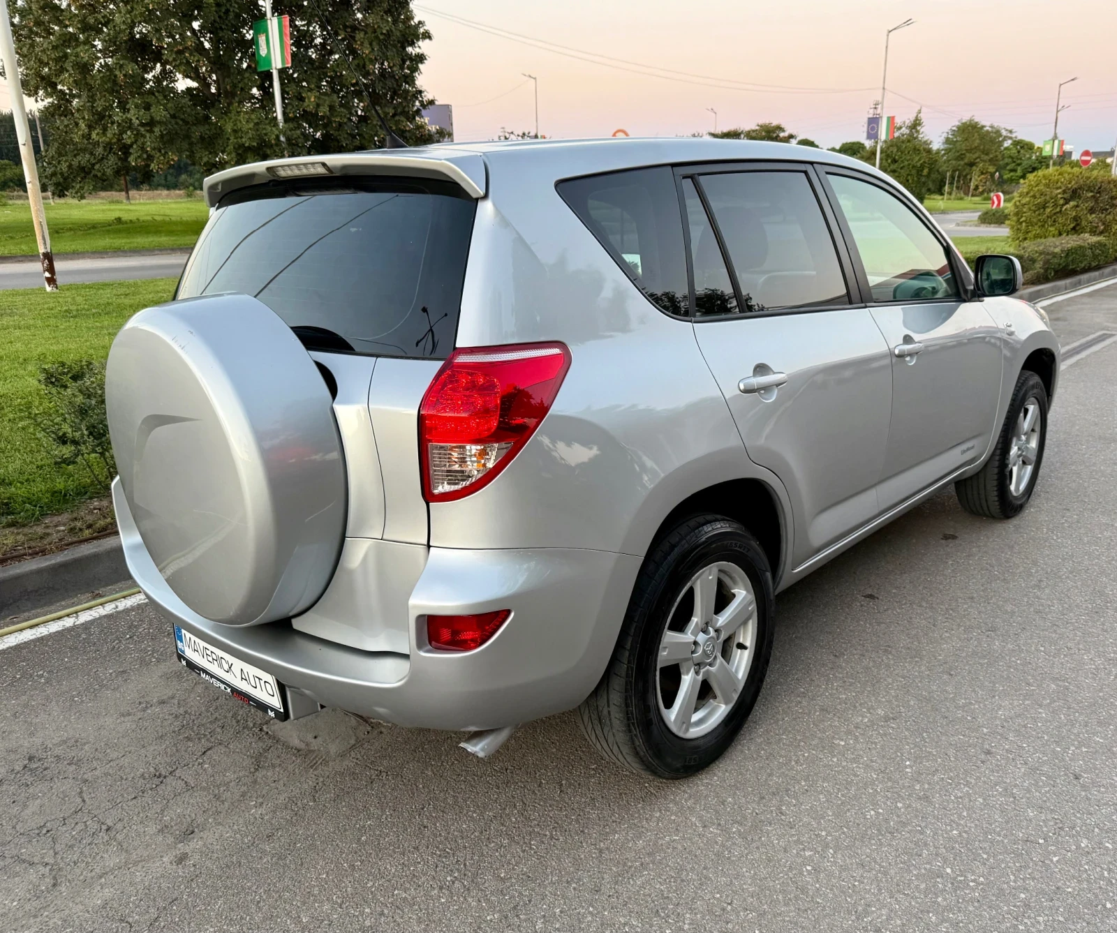 Toyota Rav4 2.2 D4D 4x4, снимка 7 - Автомобили и джипове - 55508730
