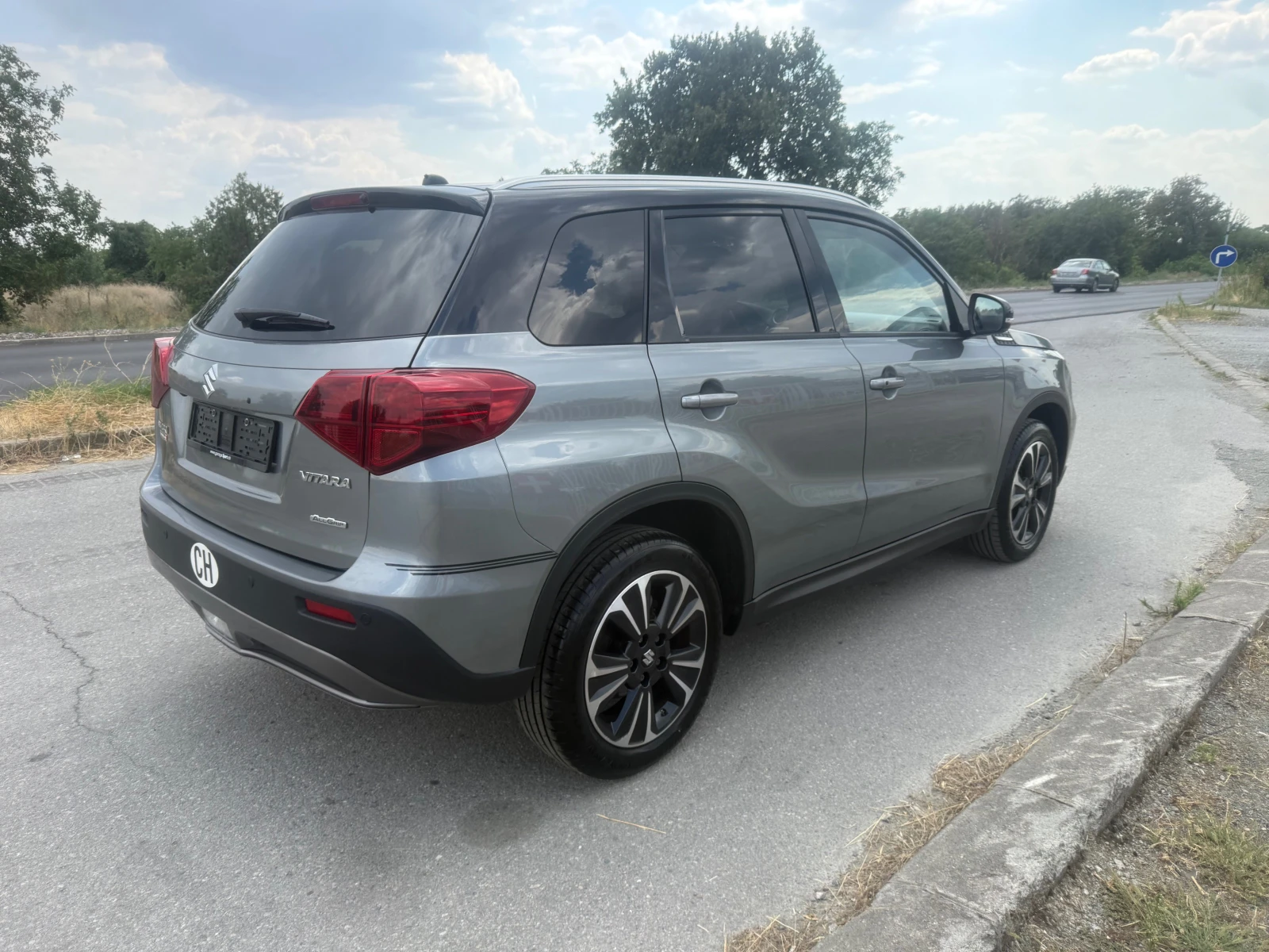 Suzuki Vitara FACELIFT AUT. 4х4.FULL ШВЕЙЦАРИЯ, снимка 3 - Автомобили и джипове - 55592189