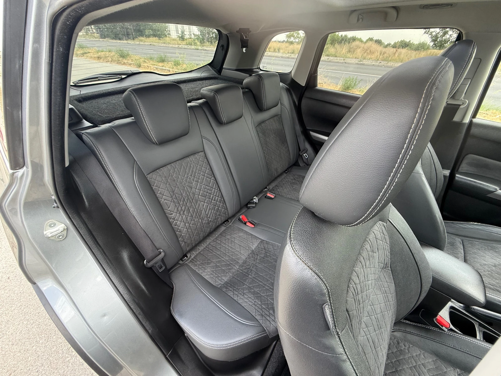 Suzuki Vitara FACELIFT AUT. 4х4.FULL ШВЕЙЦАРИЯ, снимка 14 - Автомобили и джипове - 55592189