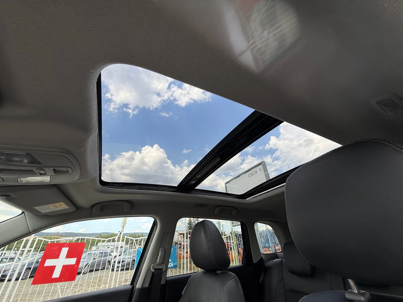 Suzuki Vitara FACELIFT AUT. 4х4.FULL ШВЕЙЦАРИЯ, снимка 12 - Автомобили и джипове - 55592189