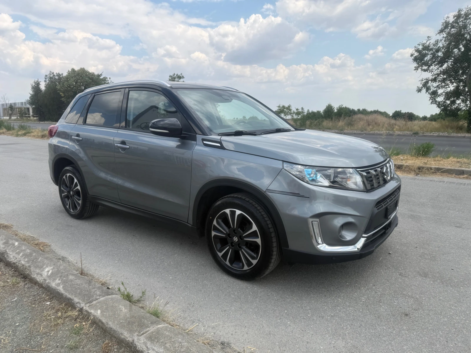 Suzuki Vitara FACELIFT AUT. 4х4.FULL ШВЕЙЦАРИЯ, снимка 4 - Автомобили и джипове - 55592189