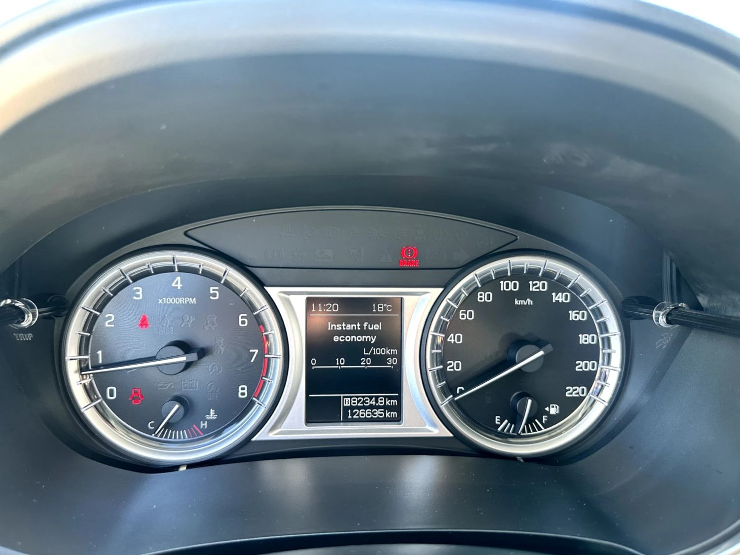 Suzuki Vitara Exclusive 1.6 Бензин, снимка 4 - Автомобили и джипове - 55650004