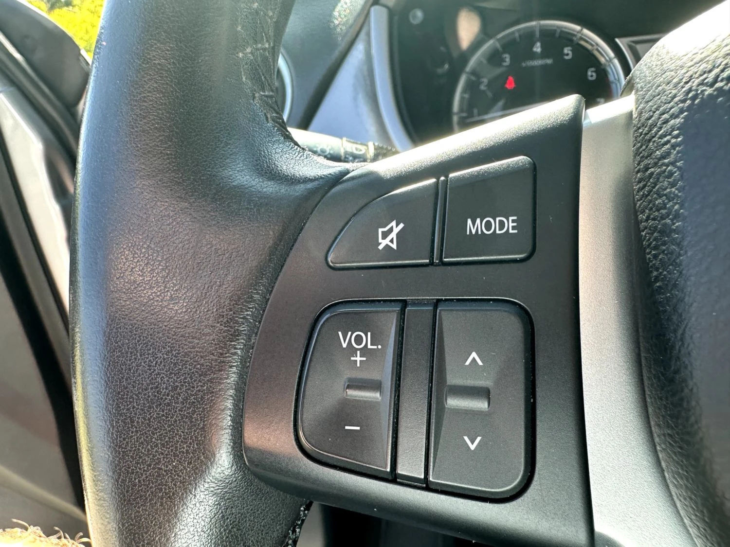 Suzuki Vitara Exclusive 1.6 Бензин, снимка 8 - Автомобили и джипове - 55650004