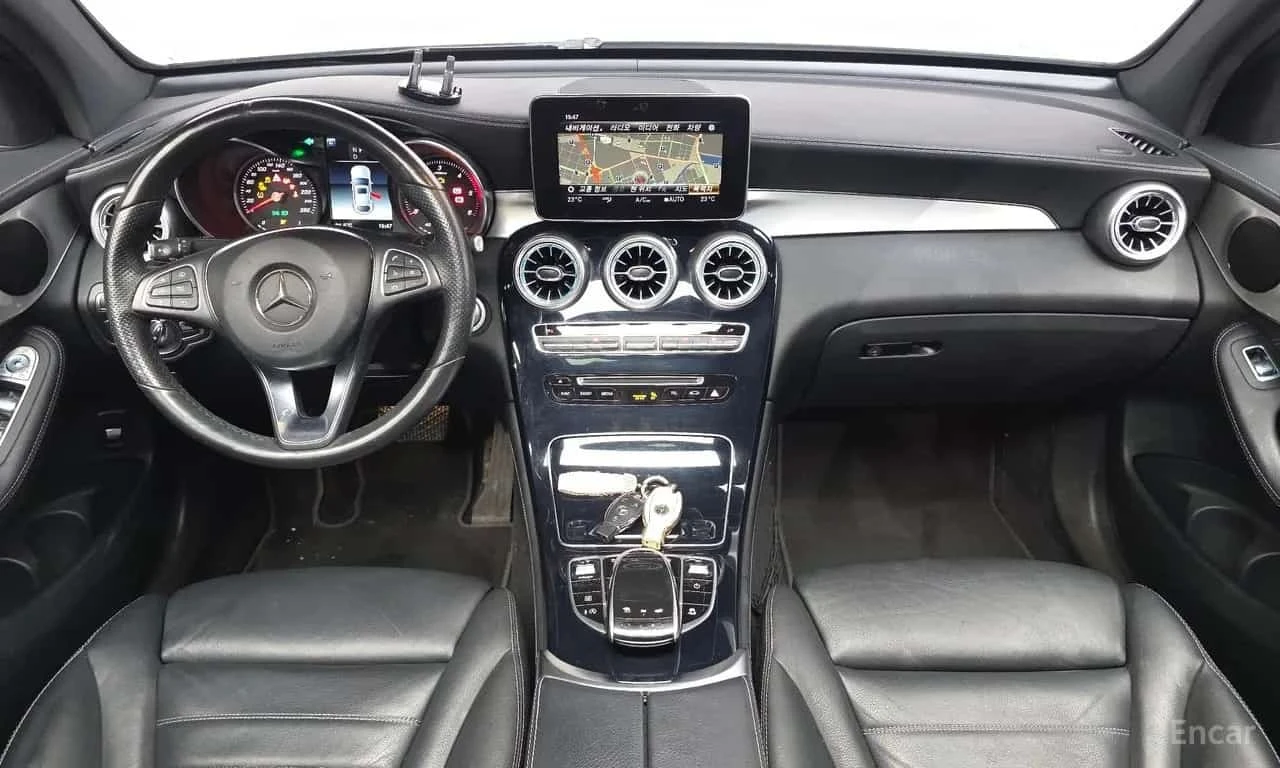 Mercedes-Benz GLC 220 d * 4MATIC Premium Coupe * AMG Пакет * 360 * , снимка 7 - Автомобили и джипове - 56235041